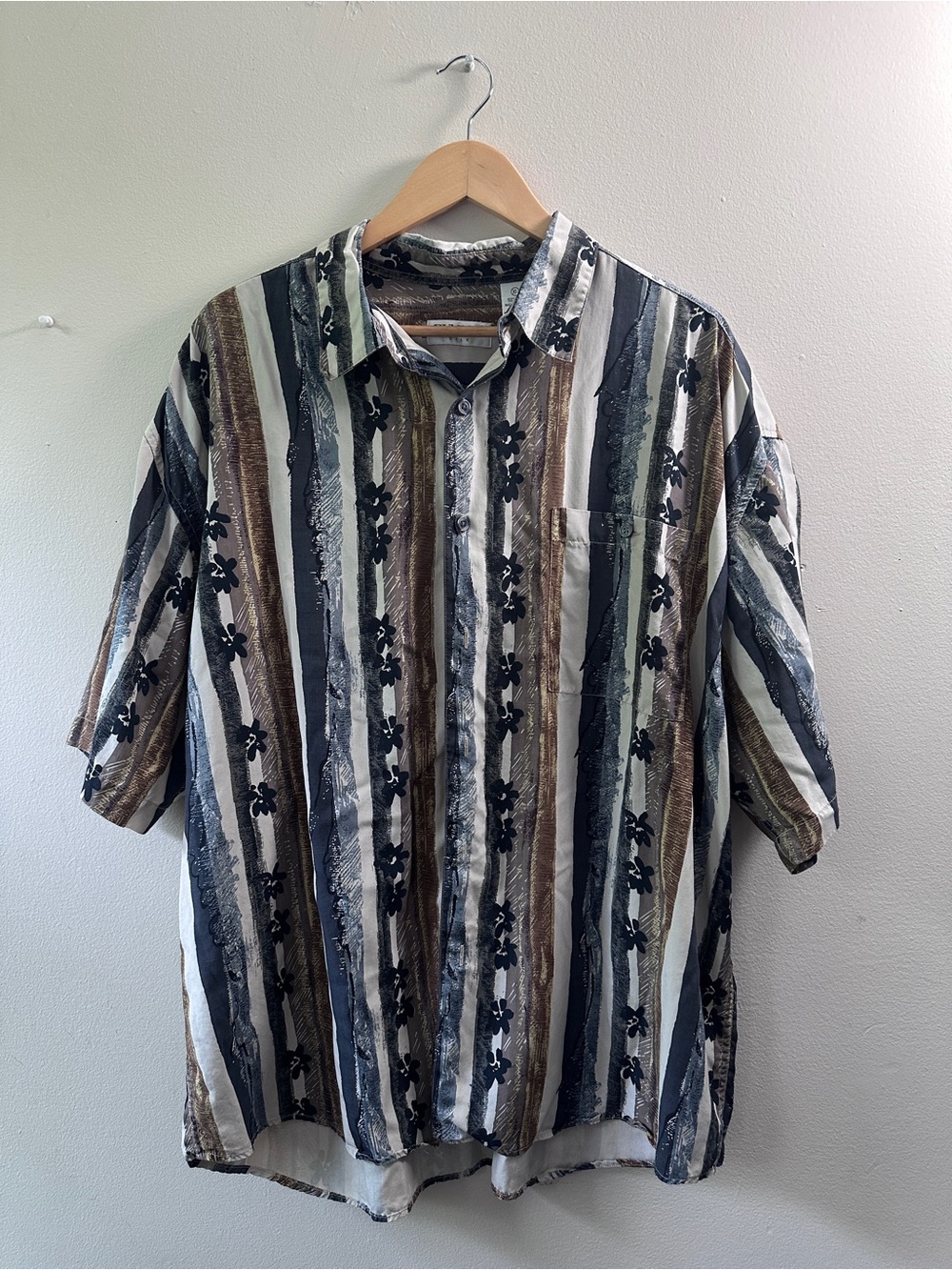Vintage SUMMA Silk Mens XL Button Down Shirt Short Sleeve Abstract Stripe Floral
